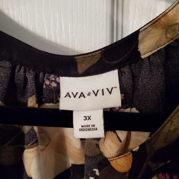 Beautiful blouse - Picture 4 of 6